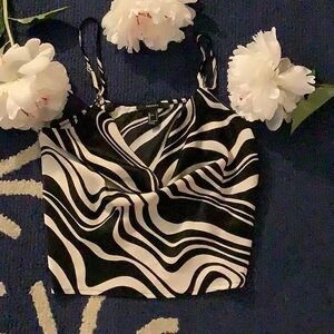 FOREVER 21 SM. SPAGHETTI SCOOP TANK TOP